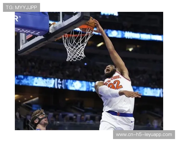 尼克斯抢下关键前场板，补篮直接反超